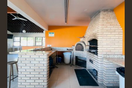 Apartamento à venda com 214m², 3 quartos e 2 vagas Apartamento à venda com 214m², 3 quartos e 2 vagasÁrea comum - Churrasqueira