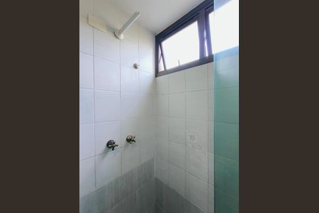 Apartamento à venda com 214m², 3 quartos e 2 vagas Apartamento à venda com 214m², 3 quartos e 2 vagasBanheiro da Suíte 1