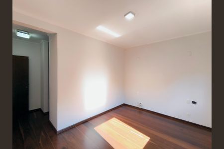 Apartamento à venda com 214m², 3 quartos e 2 vagas Apartamento à venda com 214m², 3 quartos e 2 vagasQuarto 2 - Suíte