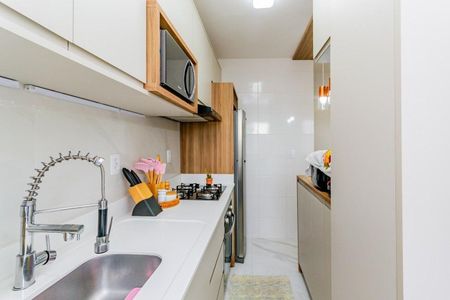 Cozinha de apartamento para alugar com 2 quartos, 44m² em Costa E Silva, Porto Alegre