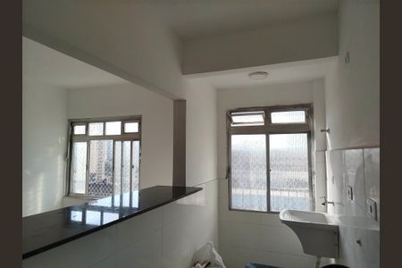 Apartamento à venda com 64m², 2 quartos e sem vagaCozinha