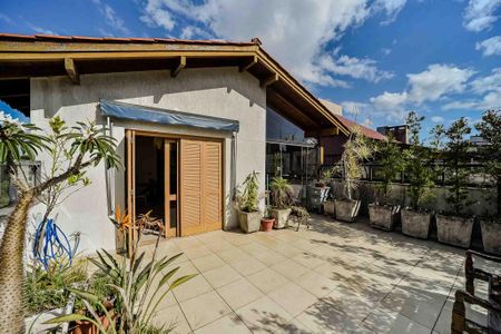 Apartamento à venda com 205m², 3 quartos e 2 vagas Apartamento à venda com 205m², 3 quartos e 2 vagasTerraço