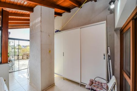 Apartamento à venda com 205m², 3 quartos e 2 vagas Apartamento à venda com 205m², 3 quartos e 2 vagasÁrea de Serviço/Cobertura