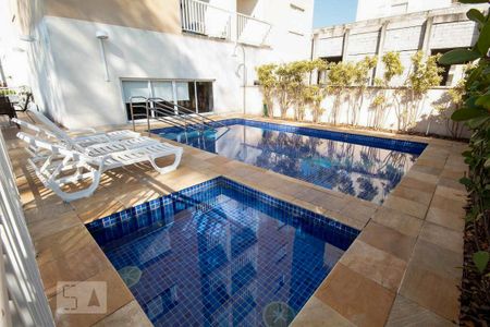 Apartamento para alugar com 55m², 2 quartos e 1 vagaÁrea comum - Piscina