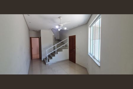 Casa para alugar com 67m², 2 quartos e 1 vagaSala