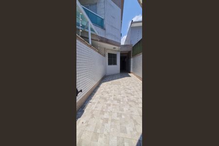 Casa para alugar com 67m², 2 quartos e 1 vagaÁrea externa