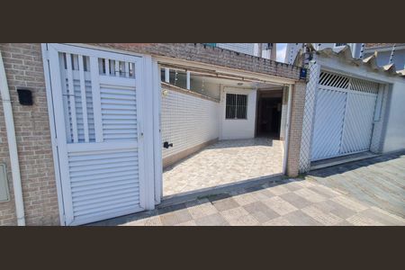 Casa para alugar com 67m², 2 quartos e 1 vagaFachada