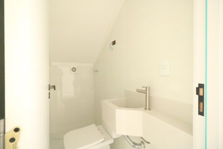 Casa à venda com 166m², 3 quartos e 3 vagasLavabo