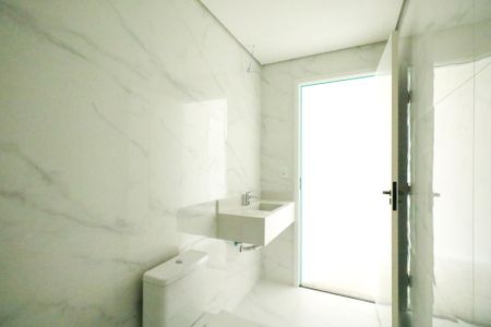 Casa à venda com 166m², 3 quartos e 3 vagasBanheiro