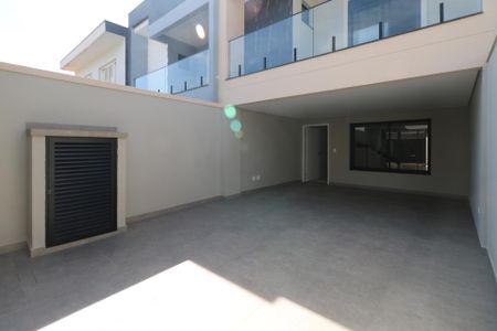 Casa à venda com 166m², 3 quartos e 3 vagasGaragem