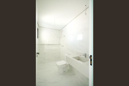 Casa à venda com 166m², 3 quartos e 3 vagasBanheiro da Suíte 2