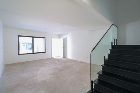 Casa à venda com 166m², 3 quartos e 3 vagasSala