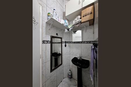 Banheiro de casa para alugar com 3 quartos, 100m² em Vila Dionisia, São Paulo