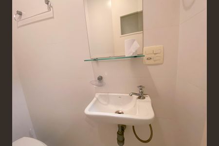 Apartamento à venda com 179m², 2 quartos e 3 vagasBanheiro de Serviço
