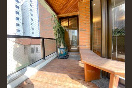 Apartamento à venda com 179m², 2 quartos e 3 vagasVaranda