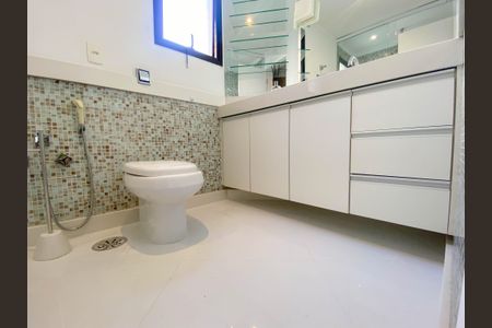 Apartamento à venda com 179m², 2 quartos e 3 vagasBanheiro Suíte 3
