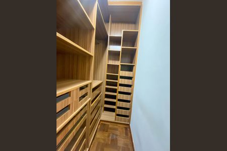 Apartamento à venda com 179m², 2 quartos e 3 vagasCloset Suíte 3
