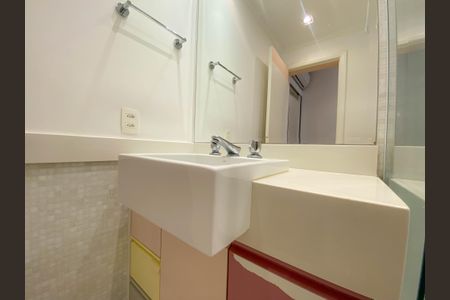 Apartamento à venda com 179m², 2 quartos e 3 vagasBanheiro Suíte 1