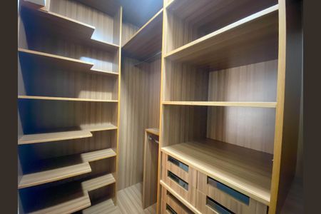 Apartamento à venda com 179m², 2 quartos e 3 vagasCloset Suíte 3