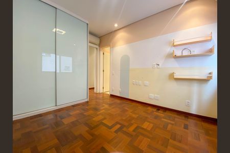 Apartamento à venda com 179m², 2 quartos e 3 vagasSuíte 1