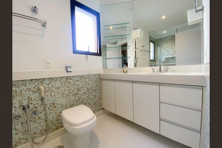 Apartamento à venda com 179m², 2 quartos e 3 vagasBanheiro Suíte 3