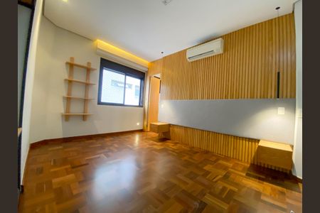 Apartamento à venda com 179m², 2 quartos e 3 vagasSuíte 2