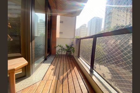 Apartamento à venda com 179m², 2 quartos e 3 vagasVaranda
