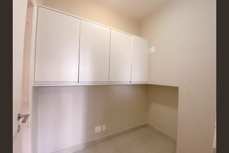 Apartamento à venda com 179m², 2 quartos e 3 vagasQuarto de Serviço