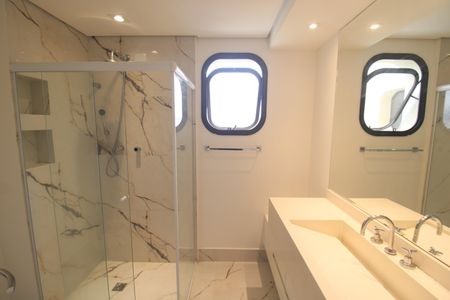 Apartamento para alugar com 153m², 4 quartos e 3 vagasQuarto 2 - Banheiro