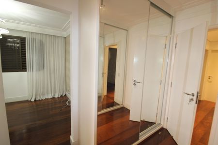 Apartamento para alugar com 153m², 4 quartos e 3 vagasQuarto 2