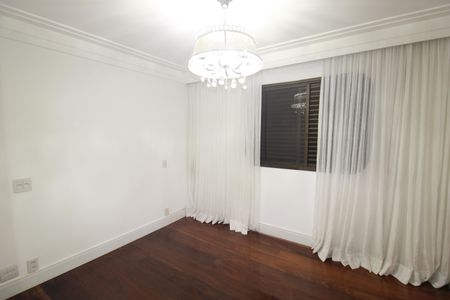 Apartamento para alugar com 153m², 4 quartos e 3 vagasQuarto 2