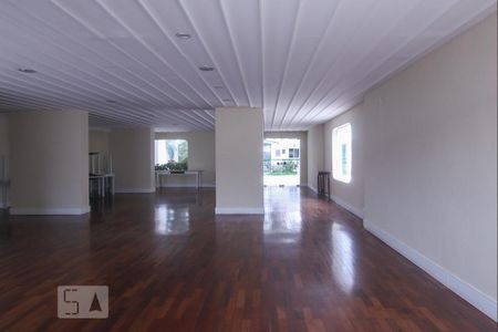 Apartamento para alugar com 105m², 2 quartos e 2 vagasÁrea comum - Salão de festas