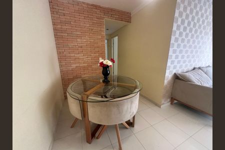 Apartamento para alugar com 75m², 2 quartos e 1 vagaSala