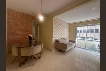 Apartamento para alugar com 75m², 2 quartos e 1 vagaSala