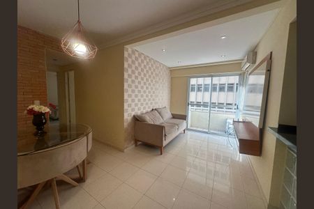 Apartamento para alugar com 75m², 2 quartos e 1 vagaSala