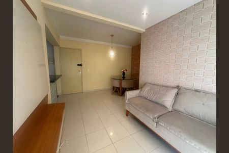 Apartamento para alugar com 75m², 2 quartos e 1 vagaSala