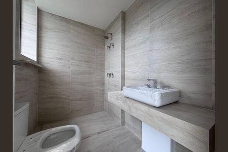 Apartamento à venda com 194m², 4 quartos e 3 vagas Apartamento à venda com 194m², 4 quartos e 3 vagasSuíte 2 - Banheiro