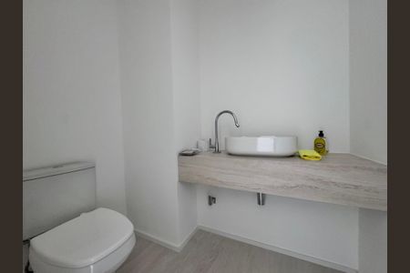 Apartamento à venda com 194m², 4 quartos e 3 vagas Apartamento à venda com 194m², 4 quartos e 3 vagasLavabo