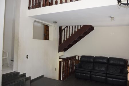 Casa para alugar com 5 quartos, 2421m² em Chácaras Ana Lúcia, Embu das Artes