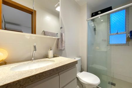 Apartamento à venda com 58m², 2 quartos e 2 vagasBanheiro da Suíte 1