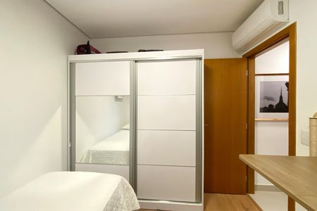 Apartamento à venda com 58m², 2 quartos e 2 vagasQuarto 2