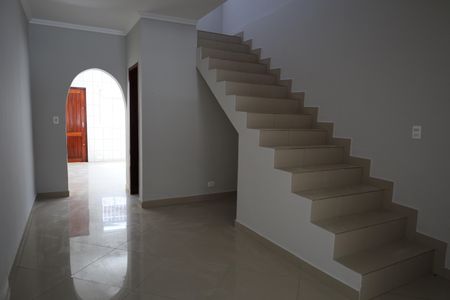 Casa para alugar com 2 quartos, 298m² em Jardim Itapura, São Paulo