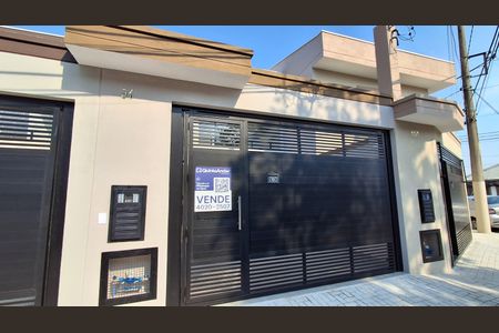 Casa à venda com 165m², 3 quartos e 3 vagasFachada 