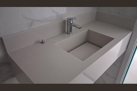 Casa à venda com 165m², 3 quartos e 3 vagasBanheiro Suíte 2