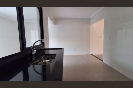 Casa à venda com 165m², 3 quartos e 3 vagasCozinha 