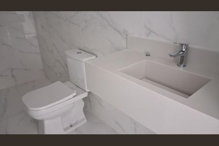 Casa à venda com 165m², 3 quartos e 3 vagasBanheiro Suíte 2