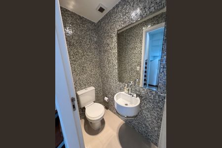 Apartamento à venda com 48m², 1 quarto e 2 vagasBanheiro