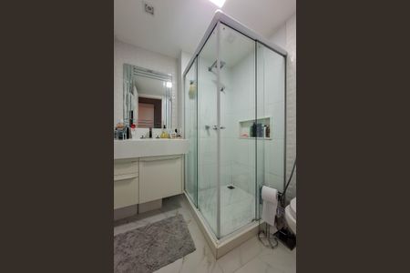 Apartamento à venda com 112m², 3 quartos e 1 vaga Apartamento à venda com 112m², 3 quartos e 1 vagaBanheiro da Suíte 1