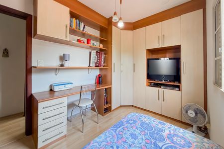 Casa à venda com 220m², 4 quartos e 5 vagasQuarto 2