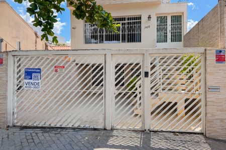 Casa à venda com 220m², 4 quartos e 5 vagasFachada